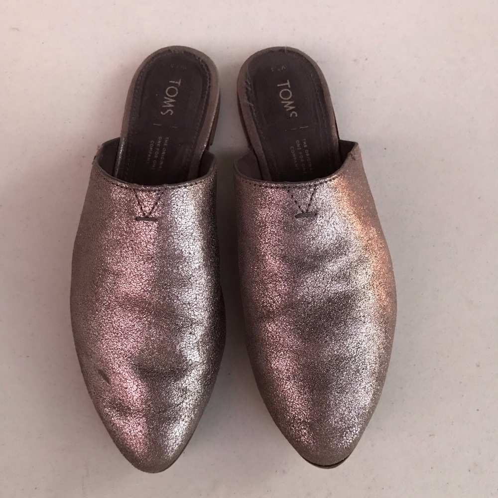 TOMS | Metallic Pewter Jutti Mules Size 7.5